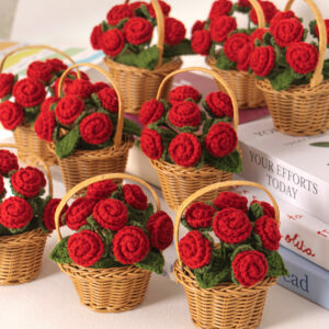 Knitted wool multi-head rose small flower basket handmade knitted red rose potted plant decorative piece tableware gift