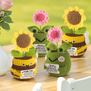 New handmade knitted bee and sunflower doll finished knitted wool crocheted cartoon animal doll potted plant